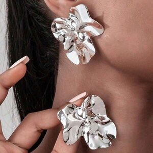 Elegant Silver Floral Earrings